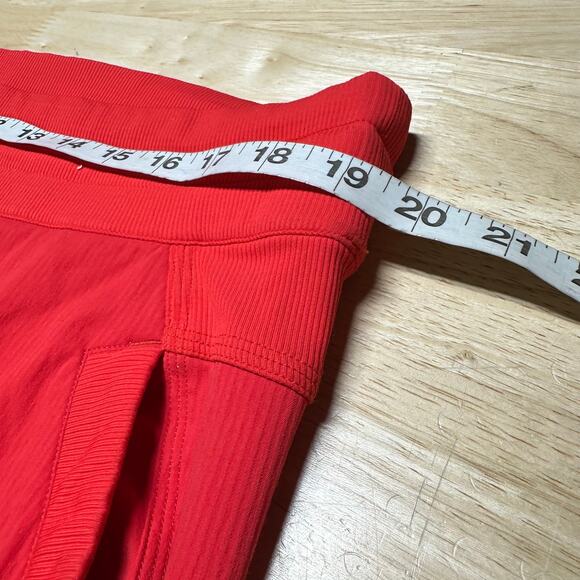 Lululemon Studio Crop Currant Red Women's Size 12 Excellent Used Condition - Picture 7 of 9